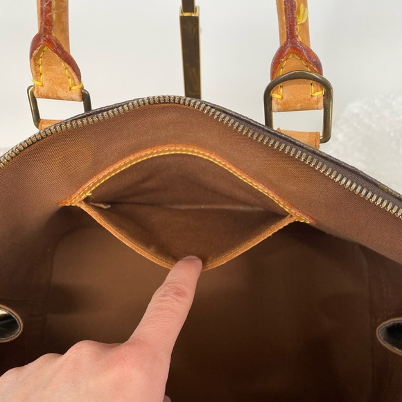 Louis Vuitton Alma - Picture 9 of 12